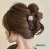 Presilha de Cabelo de Pelúcia de Alto Padrão Novo Estilo 2026 Feminina, Presilha de Tubarão para a Parte de Trás da Cabeça, Acessório de Cabelo Peludo para Outono e Inverno