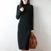 Vestido de Tricô Feminino 2026 Outono/Inverno Novo Lã Pura Gola Redonda Meia-Alta Manga Longa Vazado Torcido Comprimento Médio
