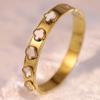 Europa y Estados Unidos al por mayor transfronterizo al por mayor para mujer joyería de alta calidad que no se decolora pulsera de acero de titanio chapada en oro para mujer