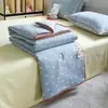 Colcha Fresca de Verão Bordada com Conchas Algodão Lavado Fio Dupla Camada Colcha de Verão Conjunto de Quatro Peças Fina Desenho Animado Lavável à Máquina Lavável Colcha de Presente