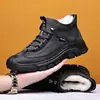 Sapatos de Algodão de Inverno com Forro de Lã, Botas de Neve de Cano Alto Espessas, Sapatos Esportivos Versáteis Resistentes ao Frio para Uso Externo, Sapatos Estilo Britânico "Dad Shoes" para Homens