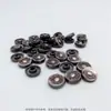 Remaches cepillados, Experto en accesorios para uñas de mezclilla de Kunming, Botones pulidos de bronce para fábrica de bolsos