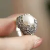 Anillo Vintage con Filamento Incrustado Flor Nacional de Moda para Mujer Estilo Literario Elegante Lujo Ligero Gama Alta Anillo Abierto para Dedo