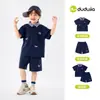 [Estilo Universitario] Conjunto de Manga Corta para Niños Dudu Verano Camisa Polo para Niños Pantalones Cortos de Bebé Conjunto de Dos Piezas