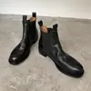 Botas Chelsea femininas de couro legítimo, com bico redondo, salto médio e design de calçar, perfeitas para o outono e inverno