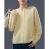 Cardigã de Tricô Amarelo Gola Redonda Manga Longa Estilo Francês para Mulheres, Feito de Lã, Caxemira e Seda, com Acabamento Escovado, Peça Base Outono 2026