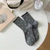 Meias femininas cor aveia meias de algodão puro meias de cano médio estação primavera e outono item quente cor cáqui meias largas meias de outono e inverno atacado