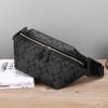 Bolso Cruzado de Pecho para Hombre Bolso de Hombro Moda Trendy Cuadros Europeos y Americanos Retro Bolso Pequeño Marca de Moda para Hombre Casual Versátil