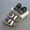 Sandálias da Moda para Meninos 2026 Verão Novo Calçados Esportivos Casuais Infantis Solado Macio Sapatinho Menino Abertos na Ponta Sapatos de Praia