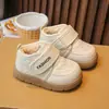 Botas de Nieve para Niñas Cálidas con Felpa Adicional 2026 Invierno Nuevos Zapatos de Algodón para Niños Zapatos Grandes de Algodón de Caña Baja para Niños Pequeños Caminar