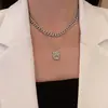 Colar Pingente Quadrado Texturizado, Design de Nicho de Luxo Leve, Gargantilha Estilosa e Elegante, Corrente para Suéter Hip-Hop Outono e Inverno