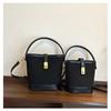 Popular Bolso Pequeño Transfronterizo para Mujer Otoño e Invierno 2025 Nuevo Bolso Cruzado Retro Bolso de Cubo Acolchado Casual de Mano