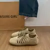 Zapatos Europeos para Mujer 2026 Sandalias de Primavera Piel Suave Mate Retro Punta Redonda Con Cordones Huecos Planos Cómodos Zapatos Individuales para Mujer