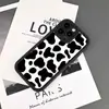 Funda Protectora Anticolisión Popular de Amazon con Diseño de Vaca para iPhone 16, Funda para Teléfono Móvil 18 Pro, Funda Suave de Silicona Negra