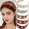 Moda Europea y Americana Elegante Diadema de Cuero de Ala Ancha Estilo Punk Moda de Corte Metálico Accesorios Versátiles para el Cabello para Mujeres al Salir