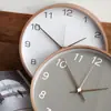 Relógio de Parede de Madeira Escandinavo Relógio de Sala de Estar Moda Casa Silencioso Criativo Simples Sem Furos Acessível Luxo Moderno Relógio de Parede