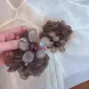 Goma para el pelo estilo coreano color café con flores para mujer, moderna y versátil, nuevo estilo 2026, para coletas, accesorio para el cabello con textura de alta gama para mujer