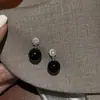 Pendientes Redondos de Perlas y Diamantes Estilo Fresco de Alta Gama Otoño e Invierno Retro Francés Pendientes Simples de Temperamento Nicho Nuevo Estilo para Mujeres