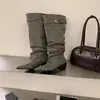 Botas de caña alta Chuyuji estilo europeo y americano con punta y tacón de bloque para mujer, con hebilla de cinturón, botas de montar, botas largas plisadas, nuevo modelo 2026