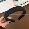 Diadema retro de alta calidad con dientes para otoño e invierno para mujer, diseñada para realzar la apariencia de la coronilla, nuevo estilo 2026, antideslizante, accesorio para el cabello versátil