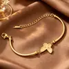 Pulsera de Acero de Titanio Curvada de Lujo Ligero de Alto Valor, Mariposa de un Solo Lado para Mujer, Exquisita de Nicho, Versátil, No se Desvanece, Joyería de Mano para Celebridades de Internet para Mujer
