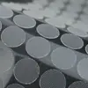 Atacado de Fixadores de Velcro Redondos com Adesivo, Fixadores de Velcro Silenciosos de Alta Fixação Cortados com Matriz com Suporte Adesivo Fabricante