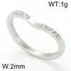 Anel de Aço Titânio com Diamantes Pavimentados em Forma de V, Empilhável, Estilo Fino, Anel Totalmente Pavimentado para Mulheres, Joias Transfronteiriças, Atacado