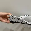 Chanclas Retro Dulces de Lunares Estilo Coreano para Mujer Verano 2025, Sandalias Versátiles y de Moda Estilo Vacacional