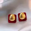 Pendientes Red Velvet Cuadrados Dorados Ovalados con Textura para Mujer 2025 Nuevo Estilo Popular Pendientes de Otoño e Invierno con un Toque de Lujo