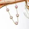Pulsera trébol de la suerte de acero de titanio transfronteriza trébol de cinco hojas cinco flores lujo ligero alta gama nicho femenino gradiente joyería de acero inoxidable