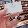 Pendientes de Flor de Trébol de Cuatro Hojas Blanco y Negro Moda Francesa para Mujer Pendientes Versátiles Pendientes Geométricos con Cierre de Plata 925 para Mujer