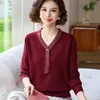 Suéter de punto con cuello en V y detalles de cinta, nuevo estilo otoño e invierno, elegante y rejuvenecedor, cómodo, top de manga larga para madres