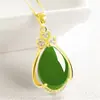 Colgante de Trébol de Esmeralda Natural Colgante de Esmeralda Verde Espinaca Natural Collar de Calcedonia Colgante de Trébol Yu Pei