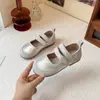 Zapatos Pequeños de Cuero para Niñas 2025 Otoño Nuevos Zapatos de Princesa de Suela Suave Zapatos Plateados para Baile de Rendimiento Zapatos de Estilo Coreano Empalmados