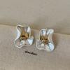 Brincos de metal de pétala fosca retrô estilo Hong Kong feminino exclusivo luxo requintado moda brincos versáteis brincos
