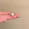 Anillo de Zirconia Perla Gipsofila para Mujer 2026 Nuevo Estilo Lujo Ligero Gama Alta Estilo Francés Anillo para Dedo Índice Anillo Apilable Ajustable