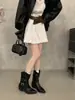 Botas plataforma grossa retro com fivela plissadas e empilhadas, botas curtas com corte em V para mulheres, outono e inverno 2026, botas de moda marrons de bico fino para mulheres
