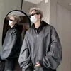 Jaqueta com Capuz Falsa de Duas Peças Masculina Outono e Inverno 2024 Nova Estilo Americano High-end Feuded Bonita Tendência Marca Solta Casual Jaqueta