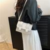 Bolsa de Ombro de Moda de Nicho Nova Bolsa Simples Feminina 2024 Verão Retro Pequena Bolsa Quadrada Casual Moderna Bolsa Transversal
