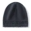 Nuevo gorro de punto de cachemira cálido para mujer de otoño e invierno, gorro para cubrir las orejas, gorro versátil y gorro para clima frío al aire libre