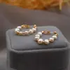 Nuevos Pendientes Dorados Hechos a Mano Estilo Retro Perlas de Agua Dulce Aguja de Plata 925 Adornos para Orejas Joyería Versátil Simple Estilo Barroco