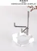 Soporte de exhibición cuadrado simple de acrílico, acero inoxidable y cristal con base transparente para especímenes de cristal y minerales