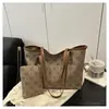 Bolsa Tote com Textura Retrô, Simples e Versátil, Bolsa Fashion para Sogra, Bolsa de Mão Feminina Estampada de Luxo Leve e de Alta Qualidade para o Dia a Dia