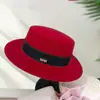 Sombrero Negro de Lana de Ala Plana de Nuevo Estilo de Gama Alta para Hombres y Mujeres, Elegante y a la Moda Sombrero Elegante 7 Operado por Uno Mismo