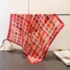 Bufanda de Seda de Alta Gama con Estampado de Cuadros Vintage, Pañuelo Cuadrado de Seda Artificial, Bufanda Versátil para el Cuello, Pañuelo Cuadrado Pequeño, Pañuelo para la Cabeza, Bufanda para Mujer