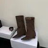 Botas western de salto plataforma estilo retrô francês com bico fino para mulheres, novas botas de montaria de cano médio para outono e inverno de 2026