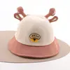 Gorro de bebé primavera y otoño coreano súper lindo cuerno de ciervo niño gorra tipo cubo primavera delgado protector solar para bebé niño gorra de pescador