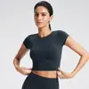 Tops Esportivos Cruzados Europeus e Americanos para Yoga Feminino, Caimento Normal nos Ombros, Justo ao Corpo, Cor Sólida, Cropped Curto para Fitness, Camiseta Casual de Manga Curta