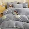 Juego de Ropa de Cama de Coral Fleece para Otoño e Invierno Juego de Cuatro Piezas Cubreduvet de Leche Fleece Más Terciopelo Sábana Bajera Acolchado Franela Dormitorio Juego de Tres Piezas