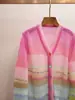 Shenzhen Nanyou Ropa Fina para Mujer Primavera Nuevo Estilo Juvenil Diseño de Moda Bloques de Color Cuello en V Cárdigan de Punto Superior